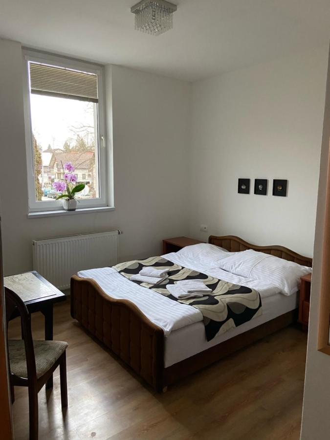 Guest House Penzion Fortuna 트브르도신 외부 사진