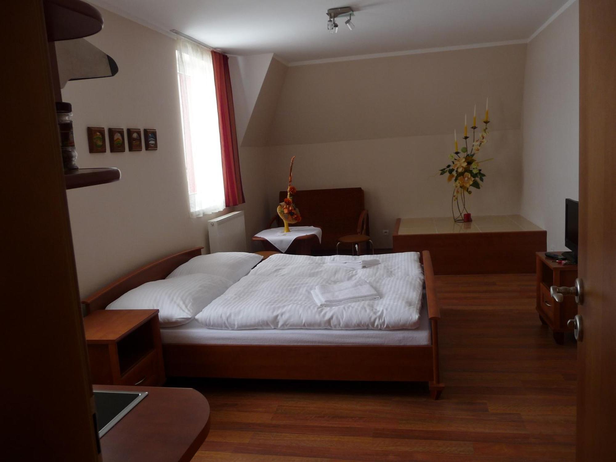 Guest House Penzion Fortuna 트브르도신 외부 사진