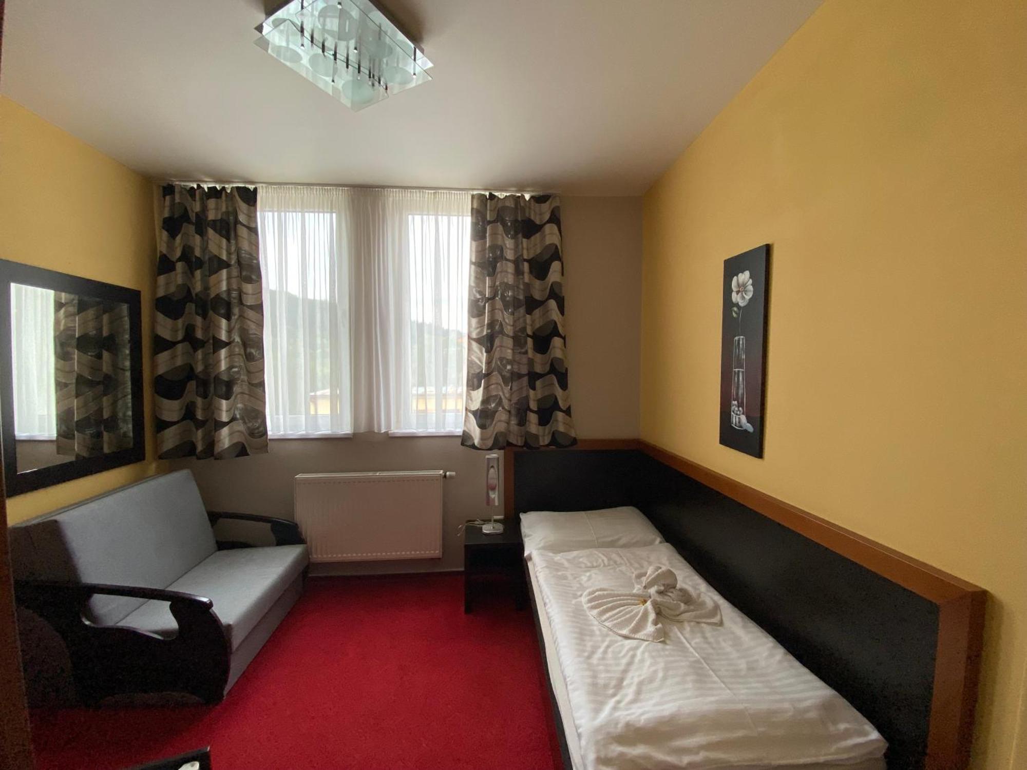 Guest House Penzion Fortuna 트브르도신 외부 사진