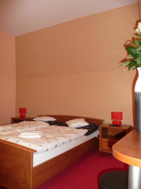 Guest House Penzion Fortuna 트브르도신 외부 사진
