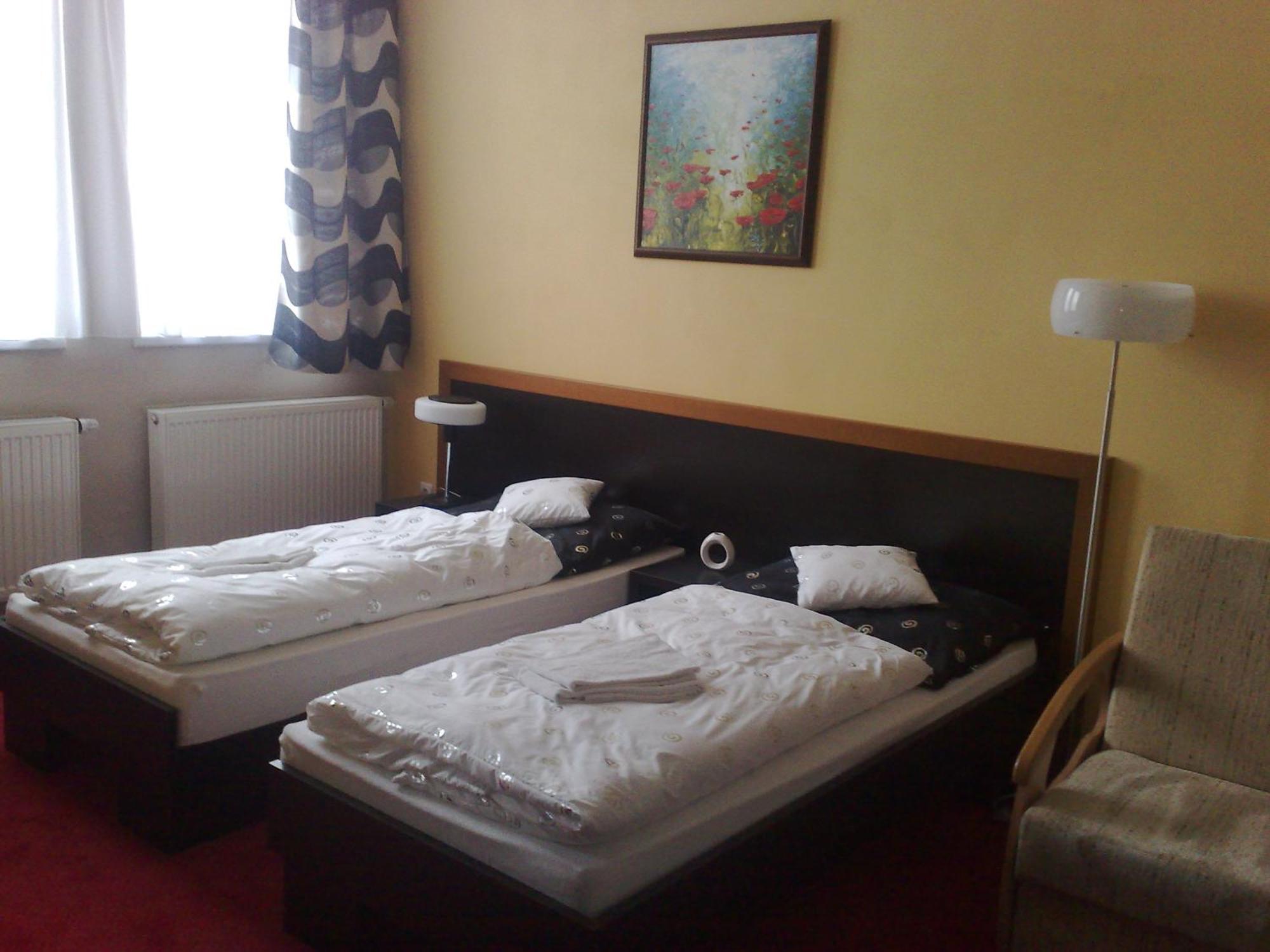 Guest House Penzion Fortuna 트브르도신 외부 사진