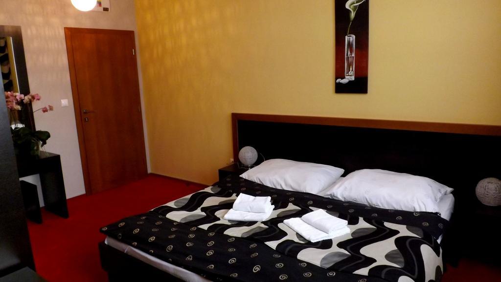 Guest House Penzion Fortuna 트브르도신 객실 사진