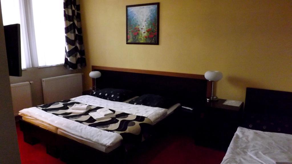 Guest House Penzion Fortuna 트브르도신 객실 사진
