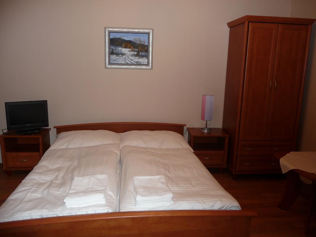 Guest House Penzion Fortuna 트브르도신 외부 사진