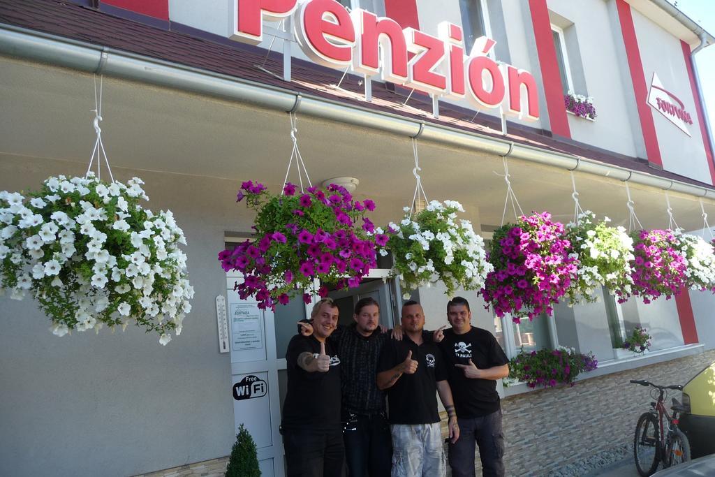 Guest House Penzion Fortuna 트브르도신 외부 사진