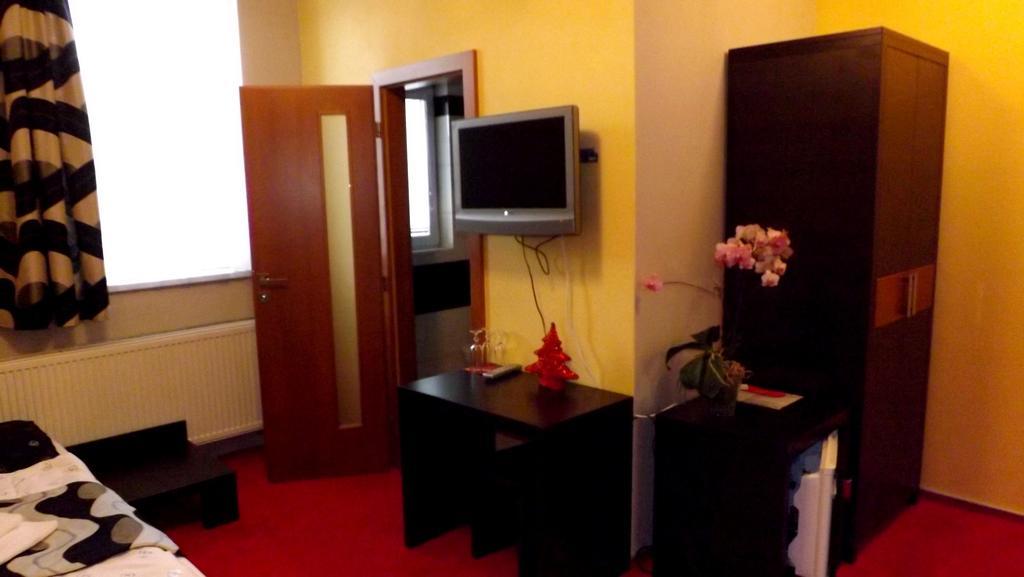 Guest House Penzion Fortuna 트브르도신 객실 사진