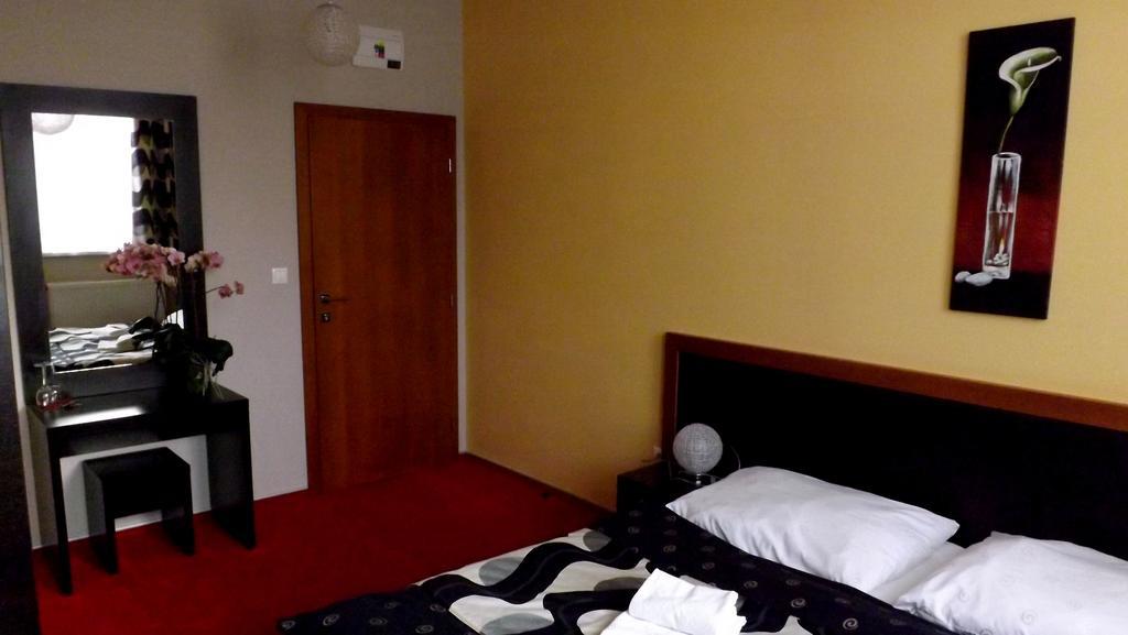 Guest House Penzion Fortuna 트브르도신 객실 사진