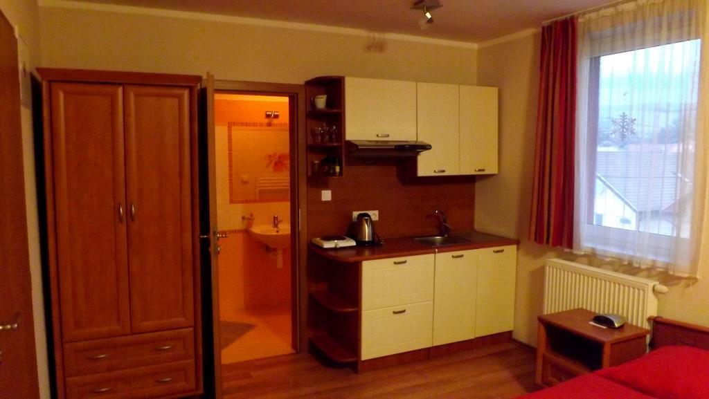 Guest House Penzion Fortuna 트브르도신 객실 사진